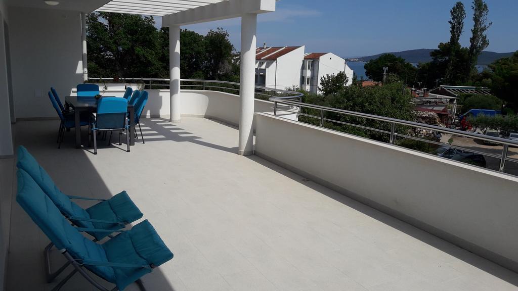 Villa-Apartments Karmel Kaštela Exterior foto